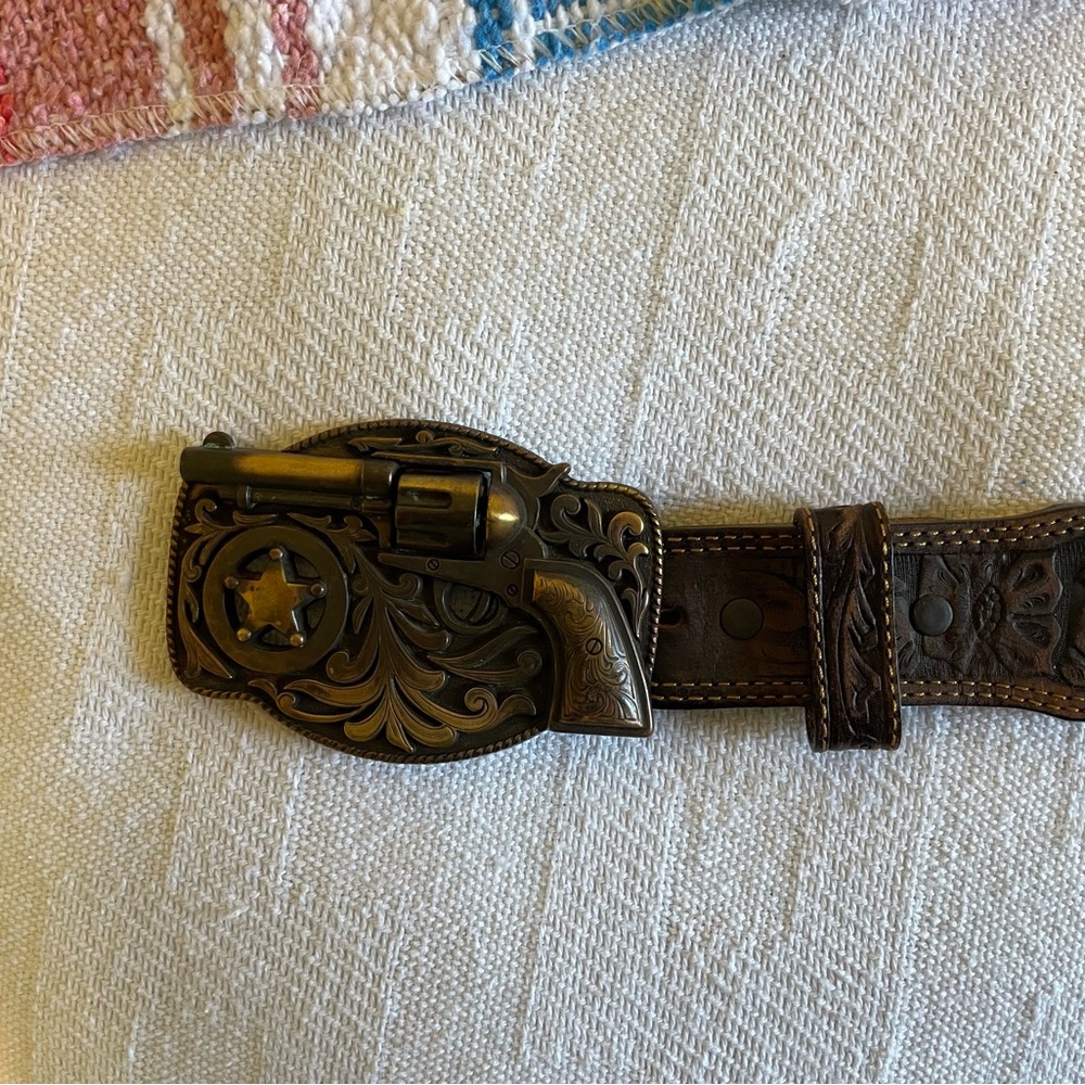 JUSTIN MEN'S PISTOL BUCKLE BELT - BROWN